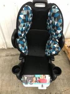lot 104 image: EVENFLO CAR SEAT