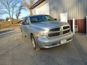 lot 8 image: 2017 Dodge Ram 4WD 1500