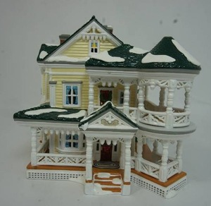 lot 61 image: Department 56 The Original Snow Village Collection Carpenter Gothic Bed & Breakfast #56.55043 Year 2000