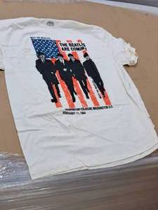 2X-Large The Beatles Are Coming Rock T-Shirt