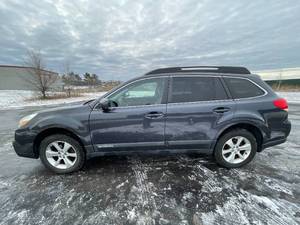 2013 Subaru Outback 2.5 Limited - 2 OWNERS -  AWD - 74,734 MILES