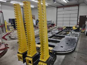 lot 1 image: Chassis Liner Truckn Revolution Fr...