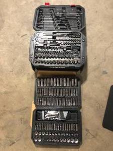 Husky Mechanics Tool Set (290-Piece)   Customer Returns See Pictures