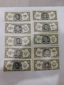 lot 179 image: (10) 1962 Topps Football Bucks RARE