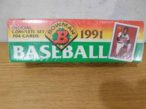 lot 181 image: 1991 Bowman Baseball Factory Sealed Set - 704 Cards
