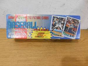 lot 184 image: 1994 Topps Baseball Factory Sealed Set - 792 Cards