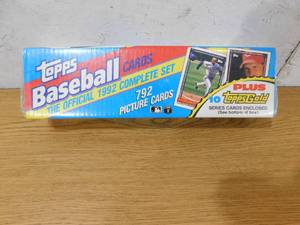 lot 185 image: 1992 Topps Baseball Factory Sealed Set - 792 Cards