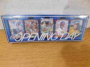lot 186 image: 1987 Donruss Opening Day Factory Sealed Set - Loaded with Rookies