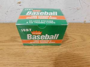 lot 198 image: 1987 Fleer Update Baseball Factory Sealed Set 132 Cards