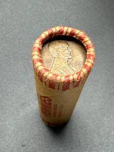 lot 15 image: Roll of Unsearched Wheat Pennies