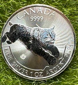 lot 25 image: 1oz .999 Silver Canadian Wildlife Round