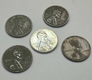 lot 64 image: Lot of 5 1940s Steel Pennies