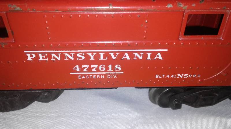 lot 840 image: Lionel Caboose 477618.
