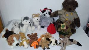 lot 1 image: Beanie Babies and stuffed animals - super clean.