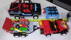 lot 5 image: Playmobil Dirt Bike set with Bronco and Jeep - Nice