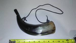 lot 67 image: Powder Horn. Excellent, Twist Off Cap.