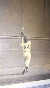lot 72 image: Willie Mays Basket Catch 8x10 Photo.