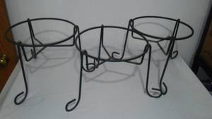 lot 112 image: Plant Stands (3).