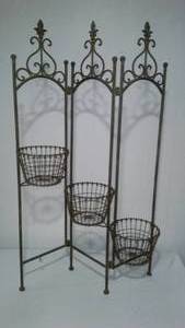 lot 113 image: Trifold Heavy Plant Stand.