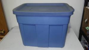 lot 128 image: Mystery Lot Rubbermaid Tote