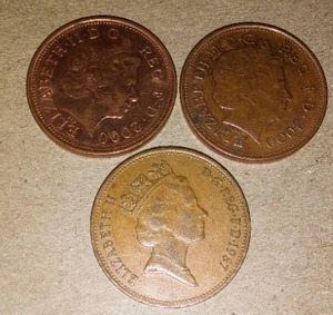 lot 166 image: 2 Pence British (Qty 3) Coins.