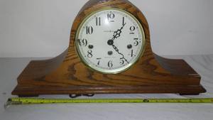 lot 210 image: Howard Miller Mantel Clock