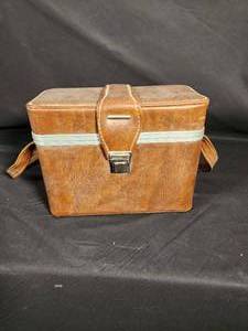 lot 6 image: Vintage Camera Case