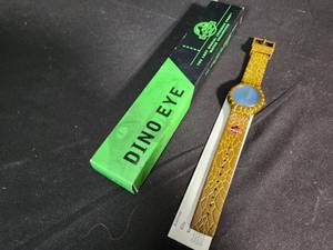 lot 28 image: 1997 Jurassic Park The Lost World Burger King Watch Dino Eye