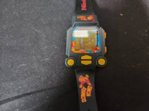 lot 31 image: Vintage Nintendo Donkey Kong Watch