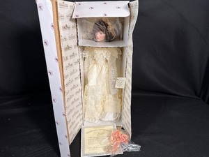 lot 68 image: The Ashton-Drake Galleries Bride Her Grandmothers Dress in Box with COA