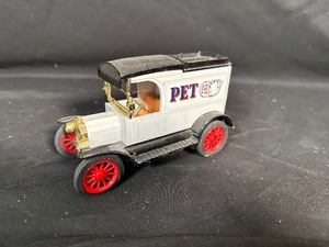 lot 97 image: PET 1913 Ford Model T 1574G Dairy Delivery Van Diecast Limited Edition Bank with Key ERTL 125 Scale