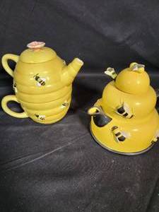 lot 91 image: Two Honey Bee Stacking TeeCoffee Pot and Mug Sets