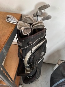 lot 218 image: Set of Golf Clubs in Bag