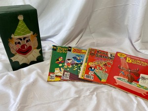 lot 160 image: Vintage Comic Books and Clown Bank
