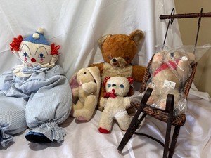 lot 159 image: Set of Vintage Stuffed Toys