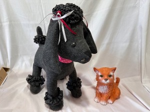 lot 136 image: Vintage Poodle Dog and Artline Cat Plastic