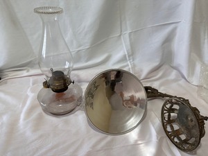 lot 146 image: Antique Cast Iron Oil Lamp Bracket, Lamp and Reflecting Shade