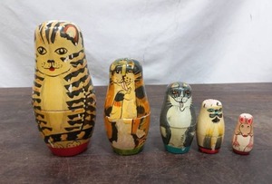 Wood Nesting Cat Dolls