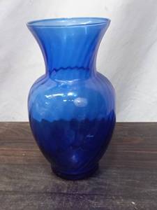 Vintage Indiana Glass Co Illusions Swirl Cobalt Blue Vase