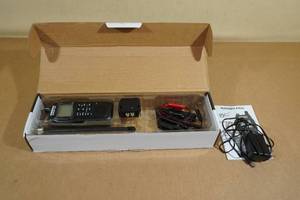 lot 10 image: President Randy FCC Handheld or Mobile CB Radio