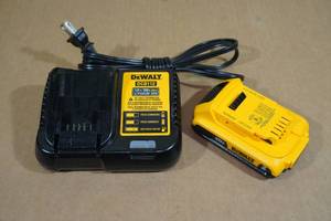 lot 12 image: DeWalt 20v Battery with Charger