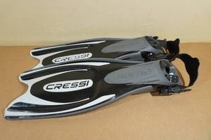 lot 28 image: Cressi Frog Plus EBS Fins -Size M-L