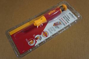 lot 40 image: Wiha 7-Piece Insulated Ultra Driver