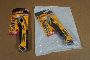 lot 44 image: 2 DeWalt Retractable Knives
