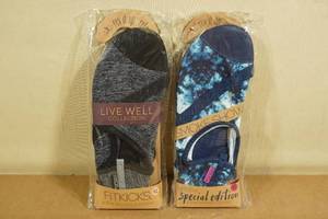 lot 62 image: 2 Pairs Womens Fitkicks -XL