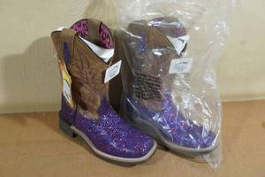 lot 93 image: Smoky Mountain Boots -Kids 13.5, Purple Glitter