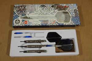 lot 124 image: Shot Warrior Tipu 23gm Steel Tip Dart Set
