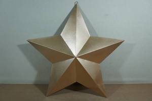 lot 132 image: 25 Metal Star