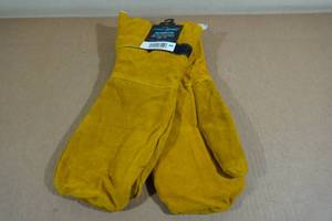 lot 147 image: Hand Armor Cowhide Snowmobile Mittens -XL