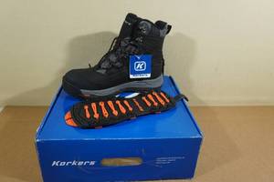 lot 193 image: Korkers Snowmageddon Winter Boots -Mens 12